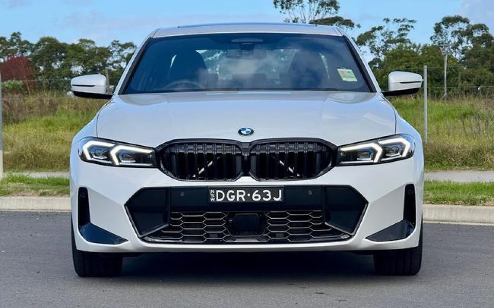 2025 BMW 330i M Sport Sports Automatic