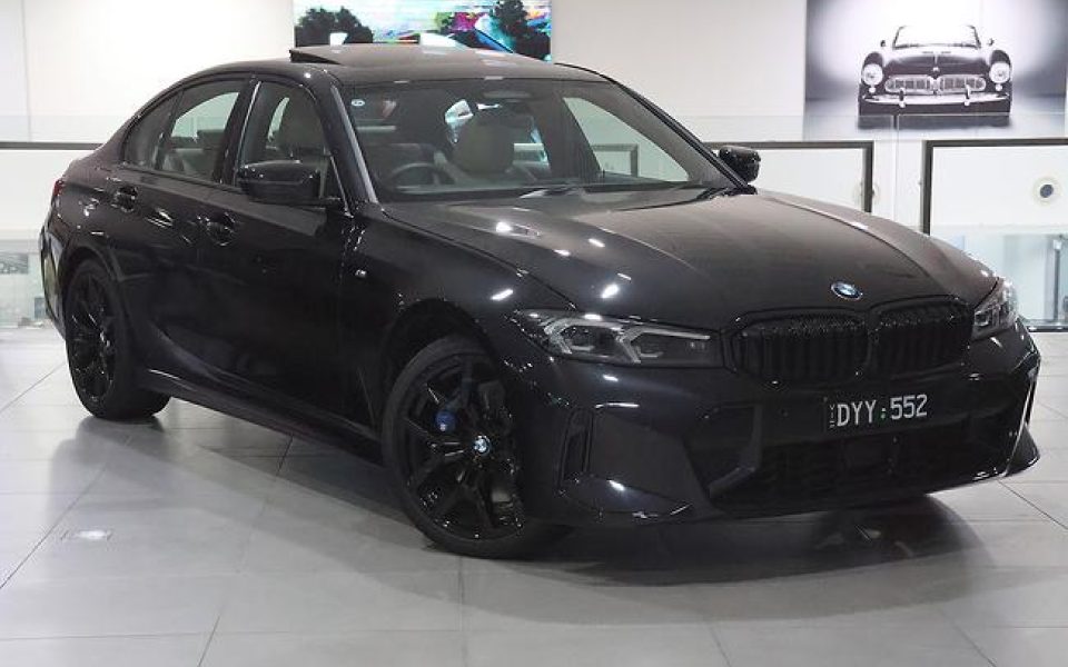 2025 BMW 330i M Sport Sports Automatic