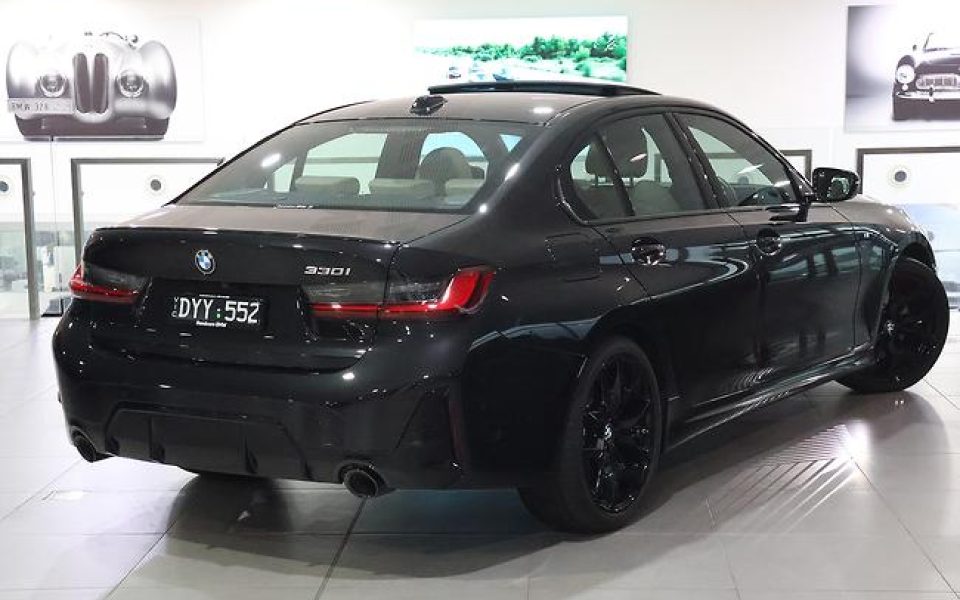 2025 BMW 330i M Sport Sports Automatic