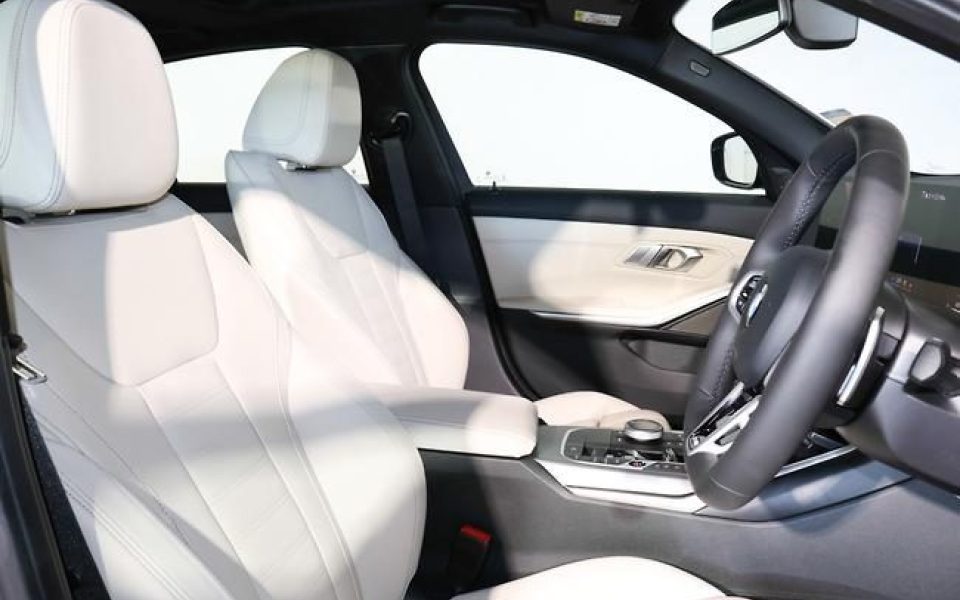 2025 BMW 330i M Sport Sports Automatic