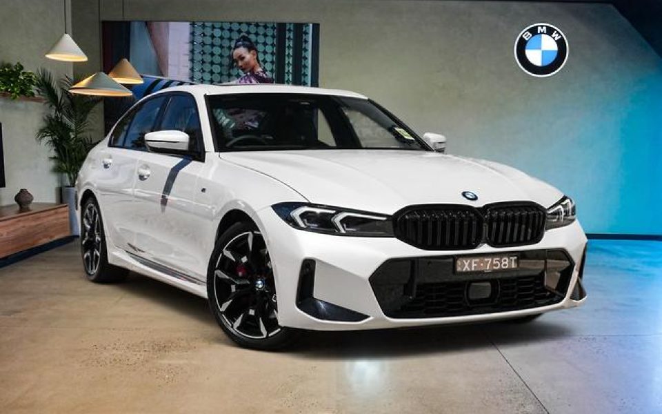 2025 BMW 330i M Sport Sports Automatic