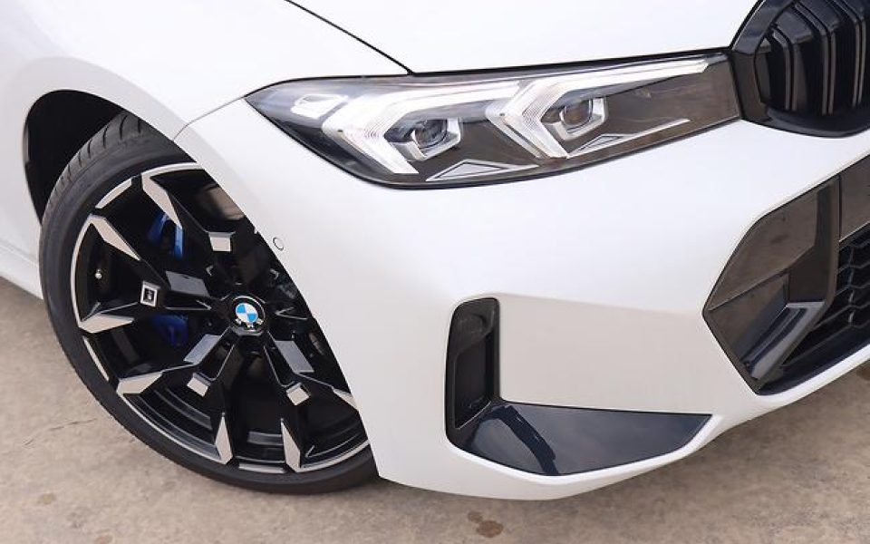 2025 BMW 330i M Sport Sports Automatic