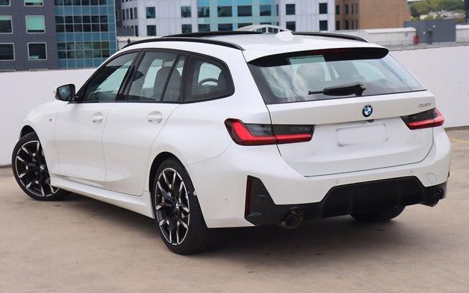 2025 BMW 330i M Sport Sports Automatic