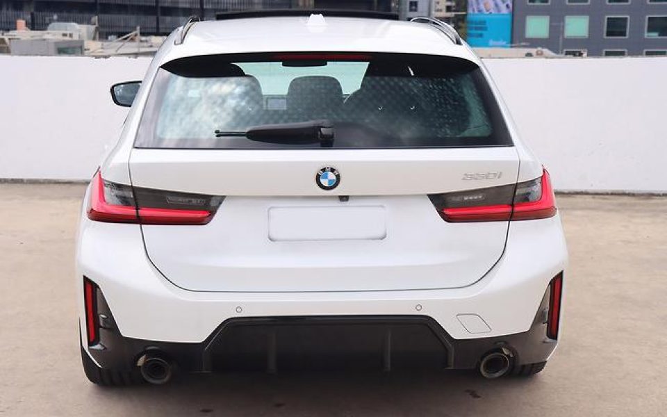 2025 BMW 330i M Sport Sports Automatic