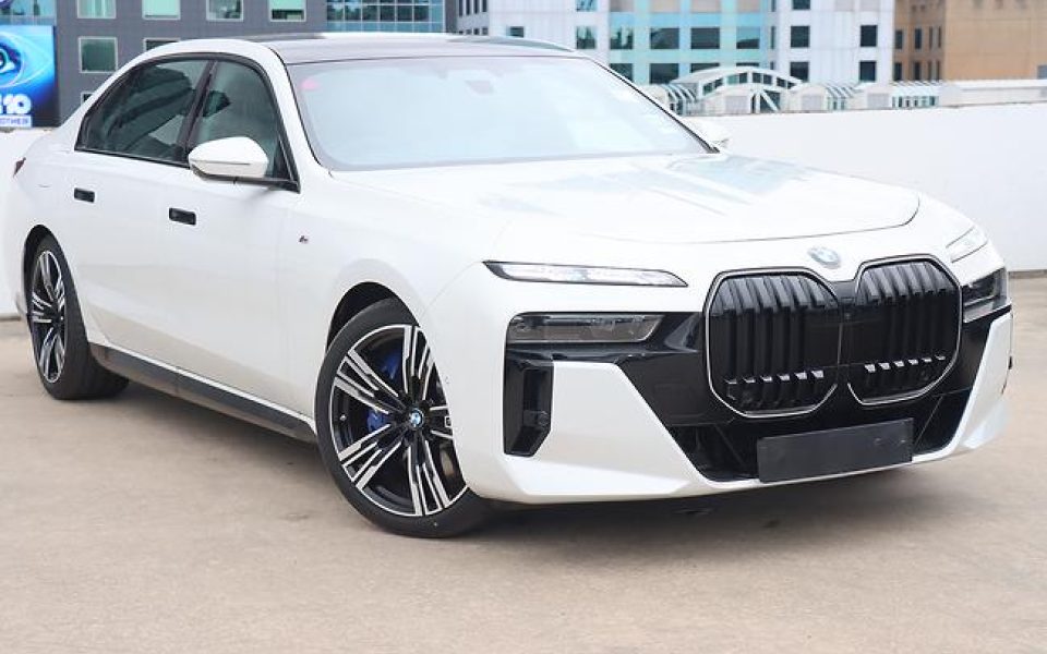 2025 BMW 740i M Sport Sports Automatic