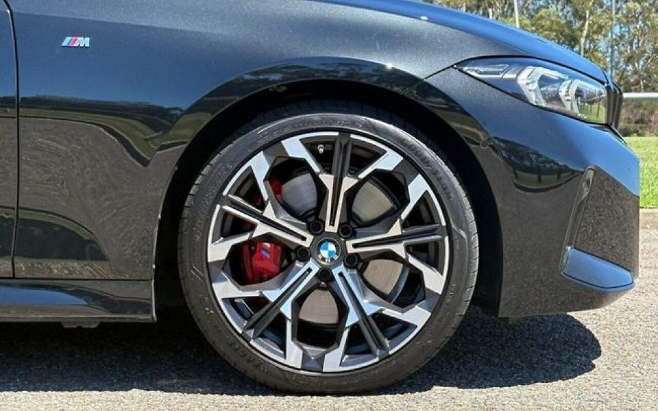 2025 BMW 330i M Sport Sports Automatic