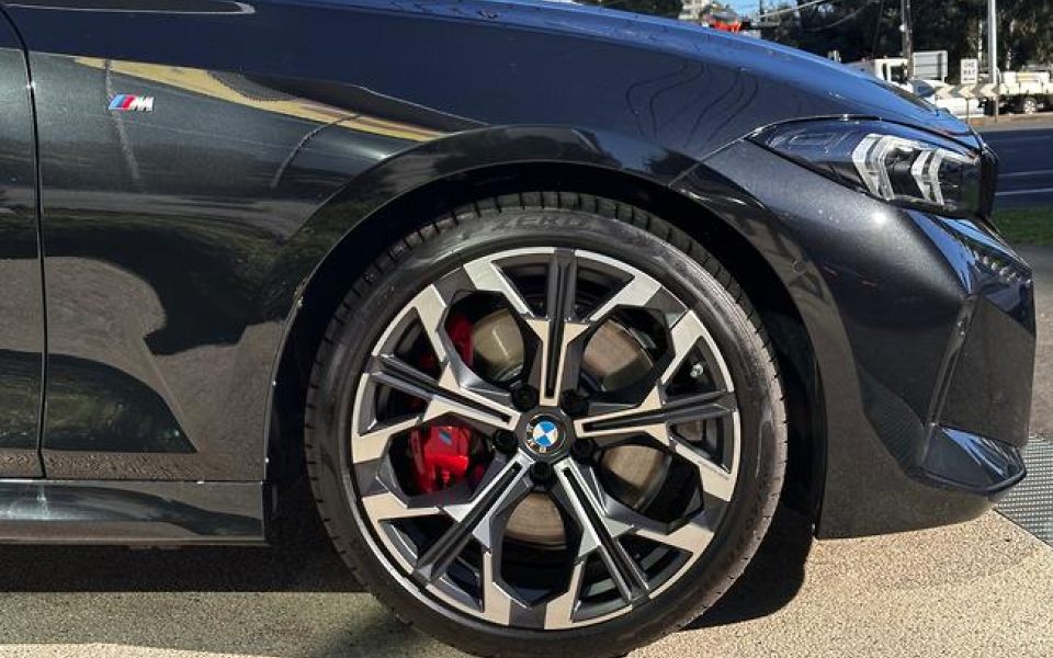 2025 BMW 330i M Sport Sports Automatic