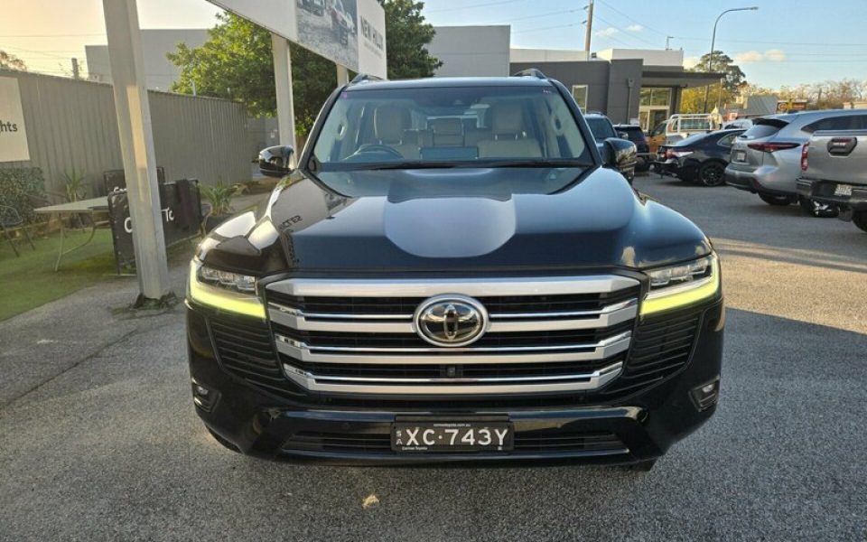 2022 Toyota Landcruiser VX