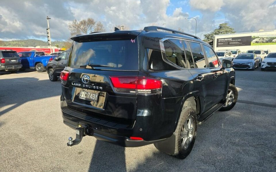 2022 Toyota Landcruiser VX