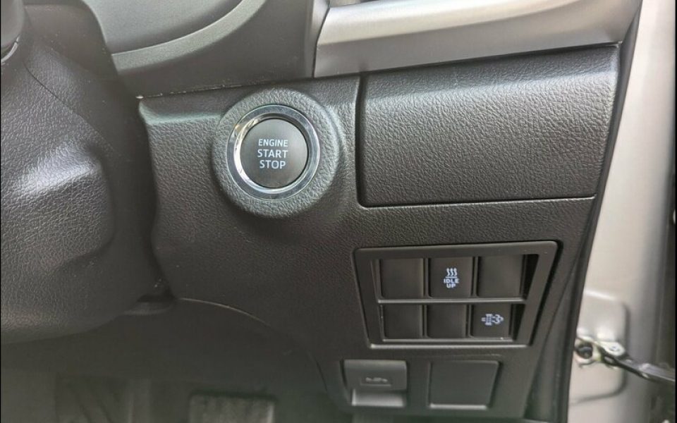 2025 Toyota Hilux SR5 Double Cab 48V