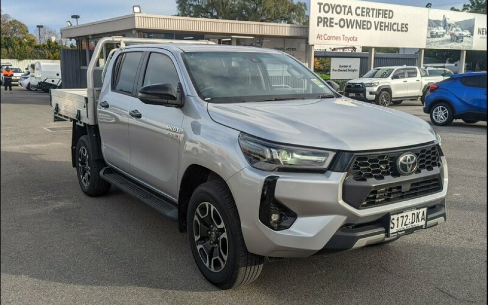2025 Toyota Hilux SR5 Double Cab 48V
