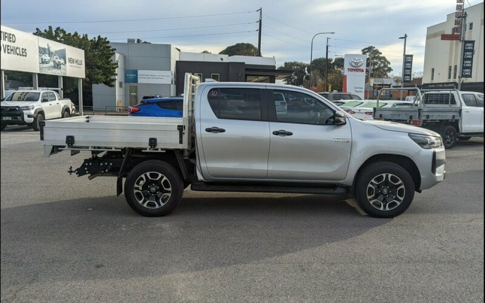 2025 Toyota Hilux SR5 Double Cab 48V