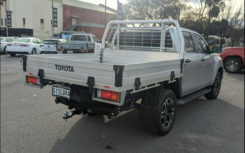 2025 Toyota Hilux SR5 Double Cab 48V