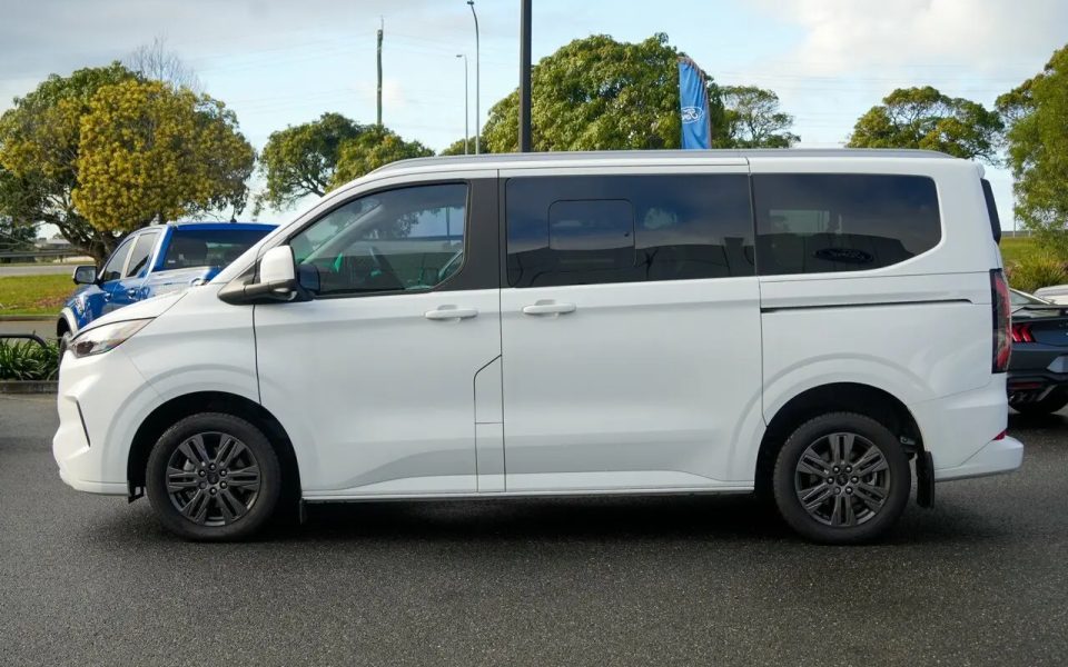 USED VEHICLE