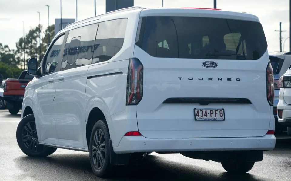 USED VEHICLE