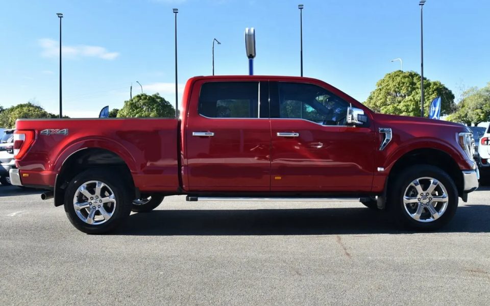 USED VEHICLE