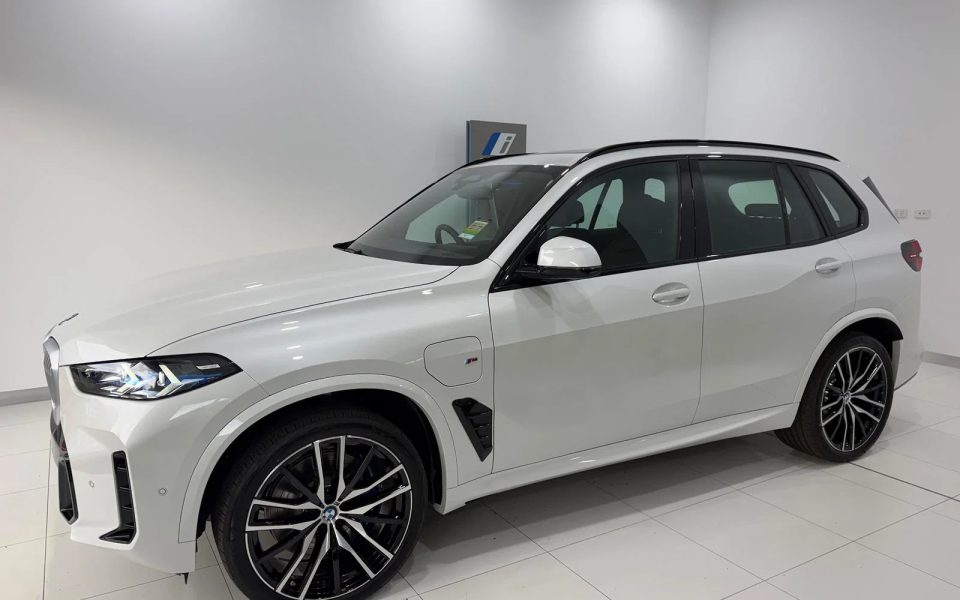 2026 BMW X5 xDrive50e Automatic