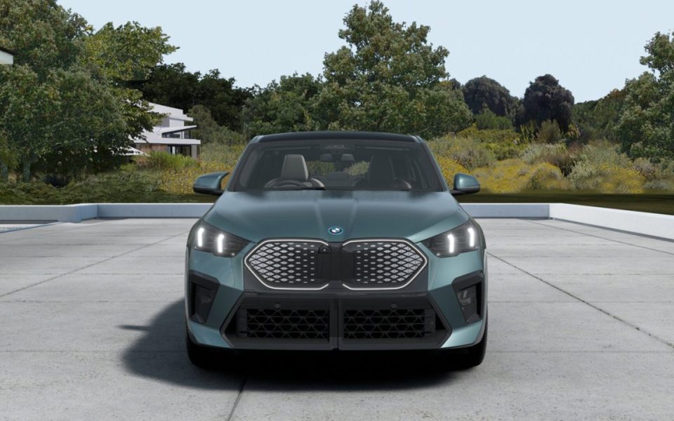 2025 BMW iX2 xDrive30 Automatic