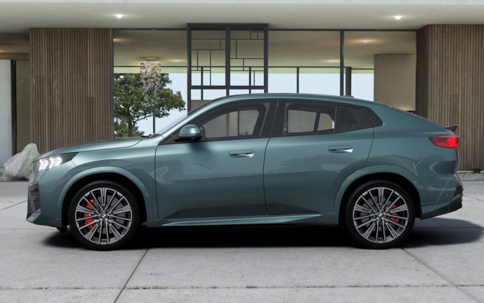 2025 BMW iX2 xDrive30 Automatic