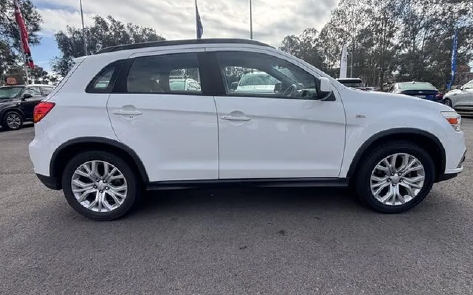 2019 Mitsubishi ASX XC MY19 ES 2WD White 1 Speed Constant Variable Wagon