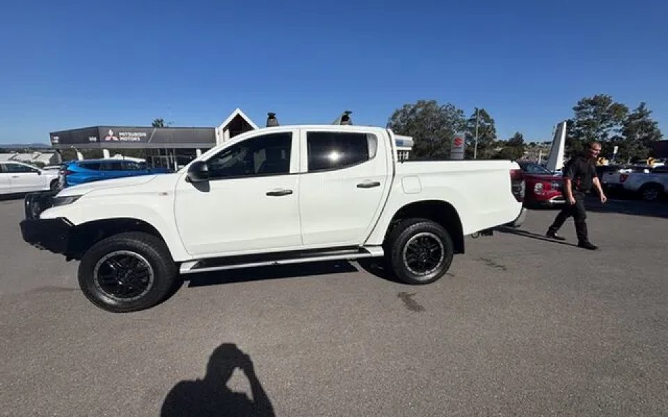 2019 Mitsubishi Triton MR MY19 GLX Double Cab White 6 Speed Sports Automatic Utility