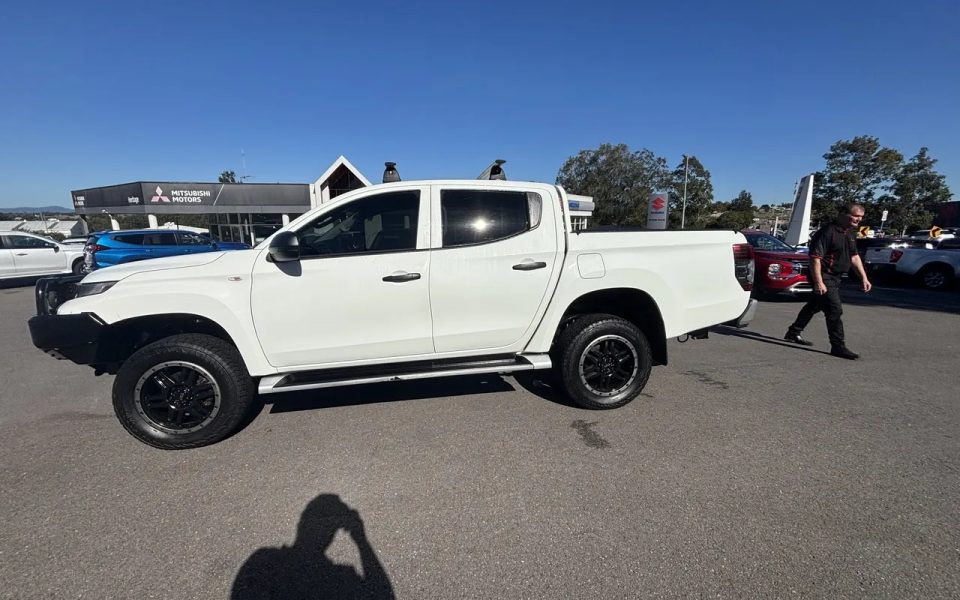 2019 Mitsubishi Triton MR MY19 GLX Double Cab White 6 Speed Sports Automatic Utility