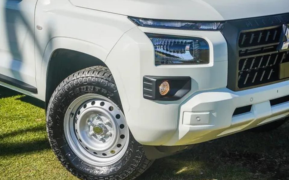 2025 Mitsubishi Triton MV MY25 GLX Pick-up Double Cab 4x4 White 6 Speed Sports Automatic Utility