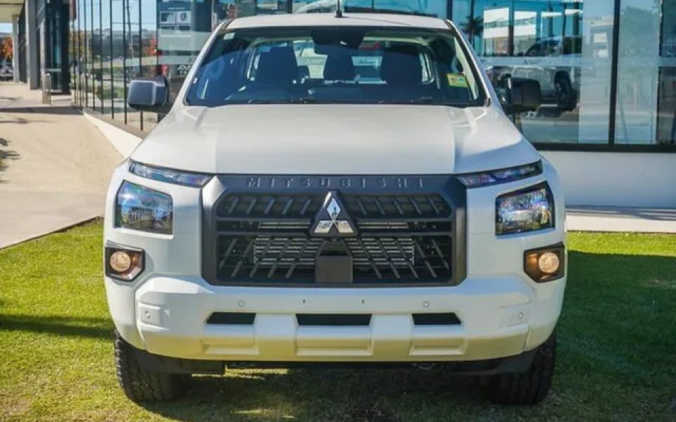 2025 Mitsubishi Triton MV MY25 GLX Pick-up Double Cab 4x4 White 6 Speed Sports Automatic Utility