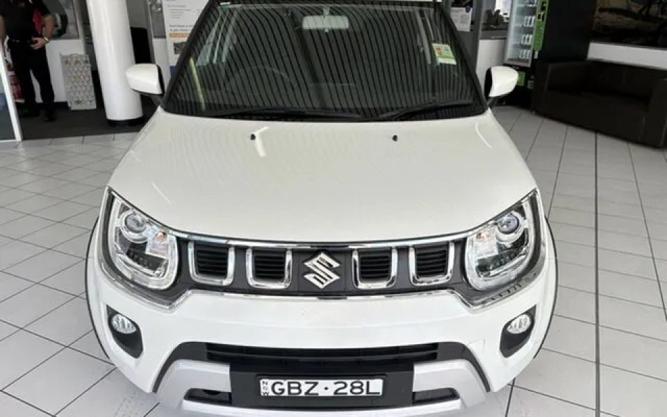 2024 Suzuki Ignis Pure White Pearl Hatchback