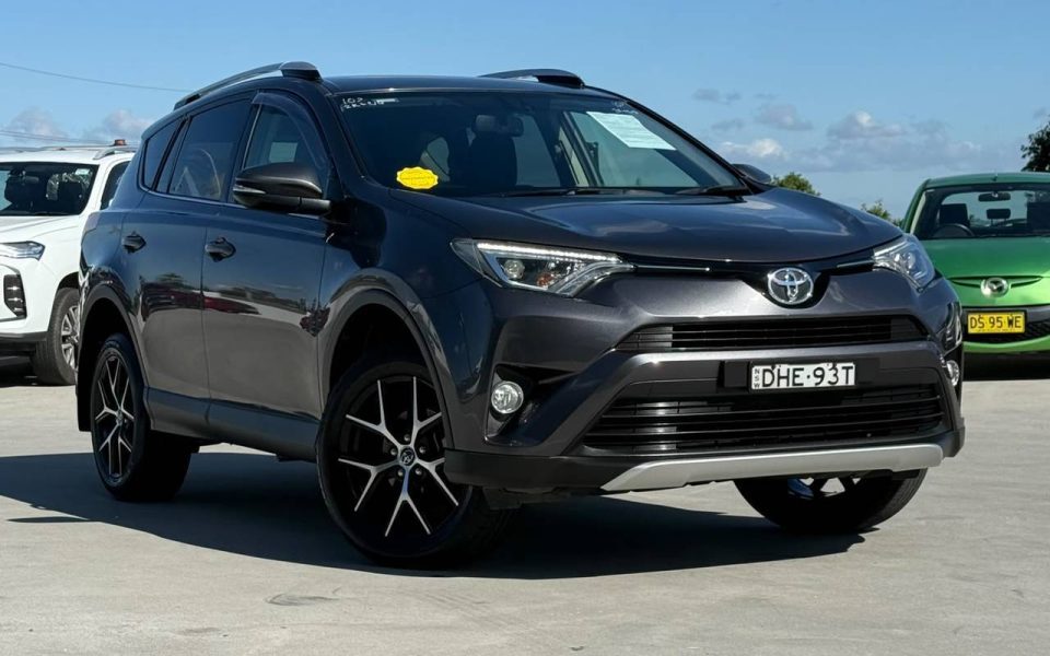 2024 MITSUBISHI ECLIPSE CROSS ES