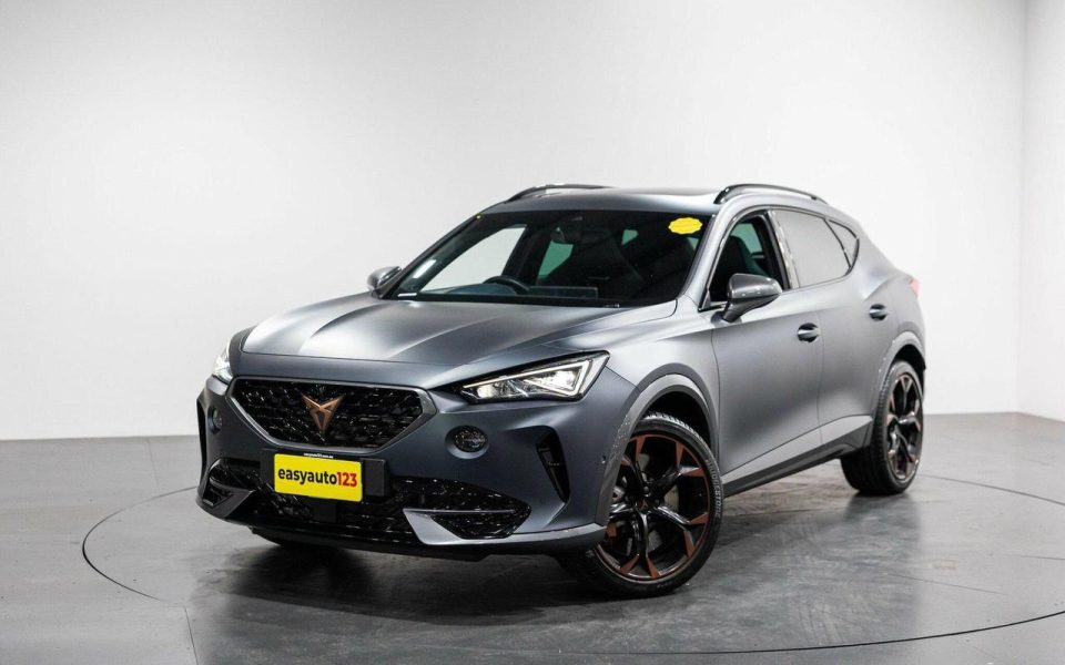 2024 MITSUBISHI ECLIPSE CROSS ES