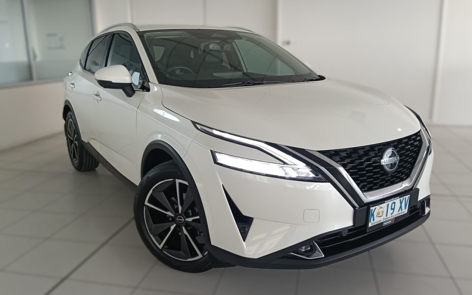 2024 MITSUBISHI ECLIPSE CROSS ES
