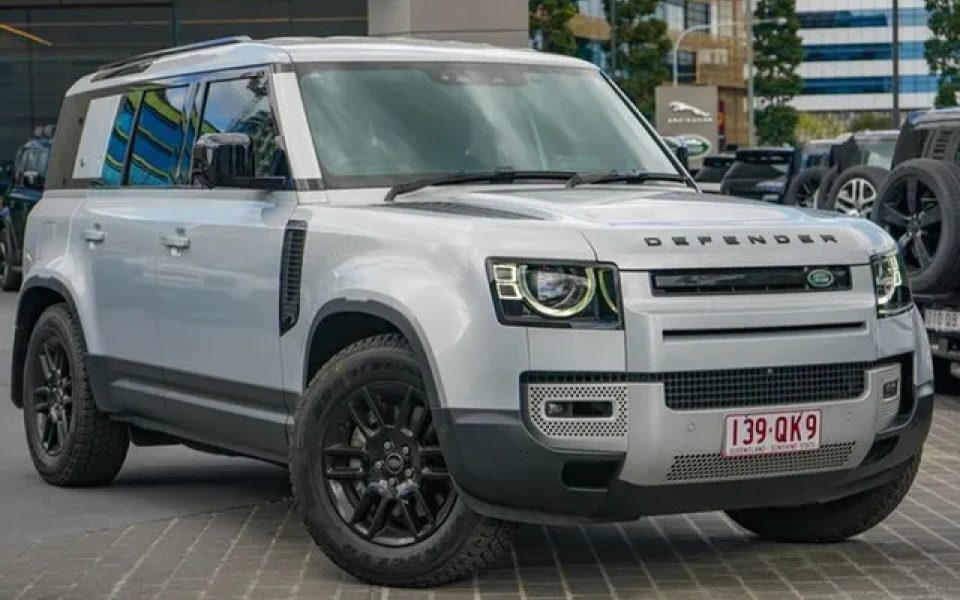 2023 Land Rover Defender L663 23.5MY 110 D300 AWD SE Silver 8 Speed Sports Automatic Wagon
