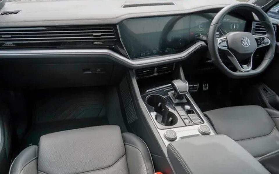 2022 Volkswagen Touareg CR MY22 210TDI Tiptronic 4MOTION R-Line Black 8 Speed Sports Automatic Wagon