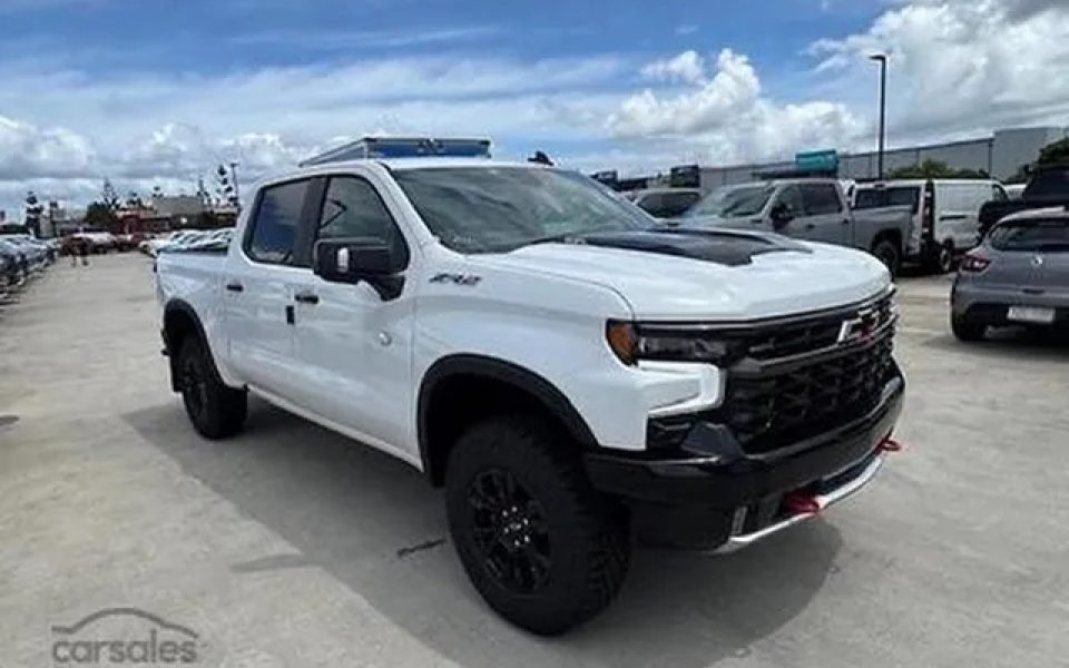 2026 Chevrolet Silverado T1 MY26 1500 ZR2 Pickup Crew Cab W/Tech Pack White 10 Speed Automatic