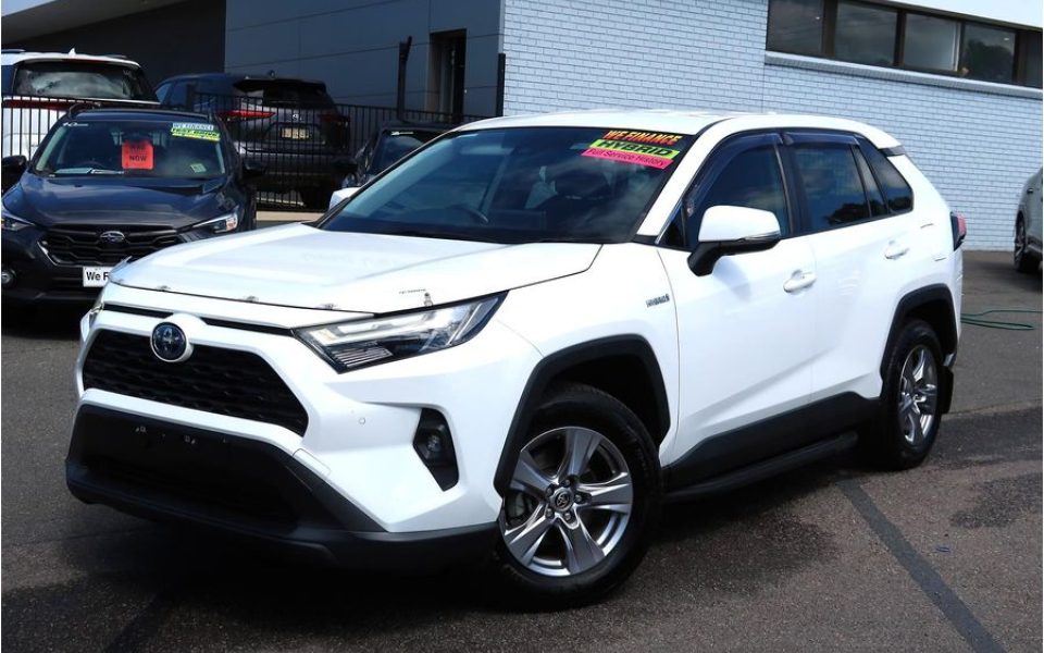 2022 Toyota RAV4 GX SUV (Glacier White) Pre-Owned Car