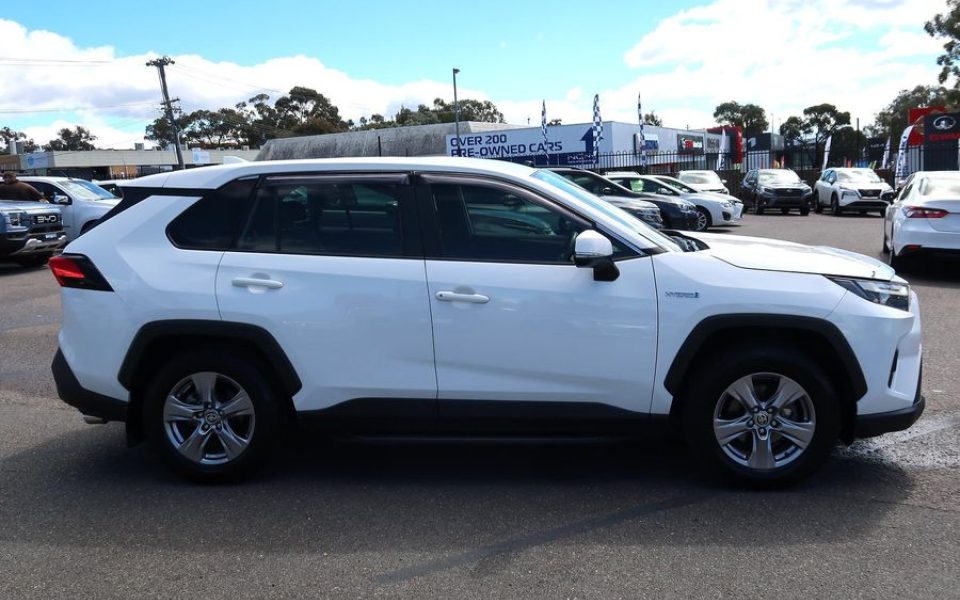 2022 Toyota RAV4 GX SUV (Glacier White) Pre-Owned Car