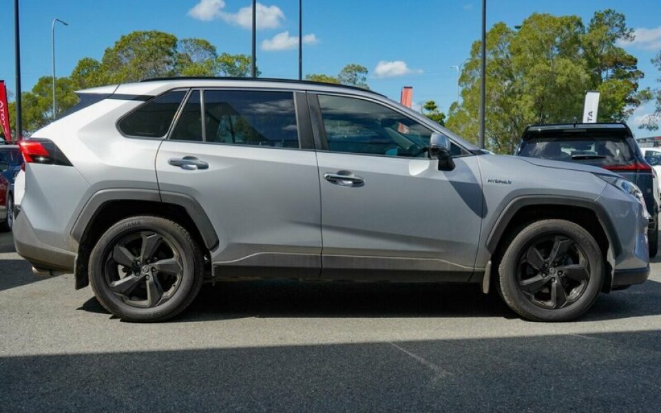 2020 Toyota RAV4 Cruiser 2WD Wagon (Silver Sky) Used Car