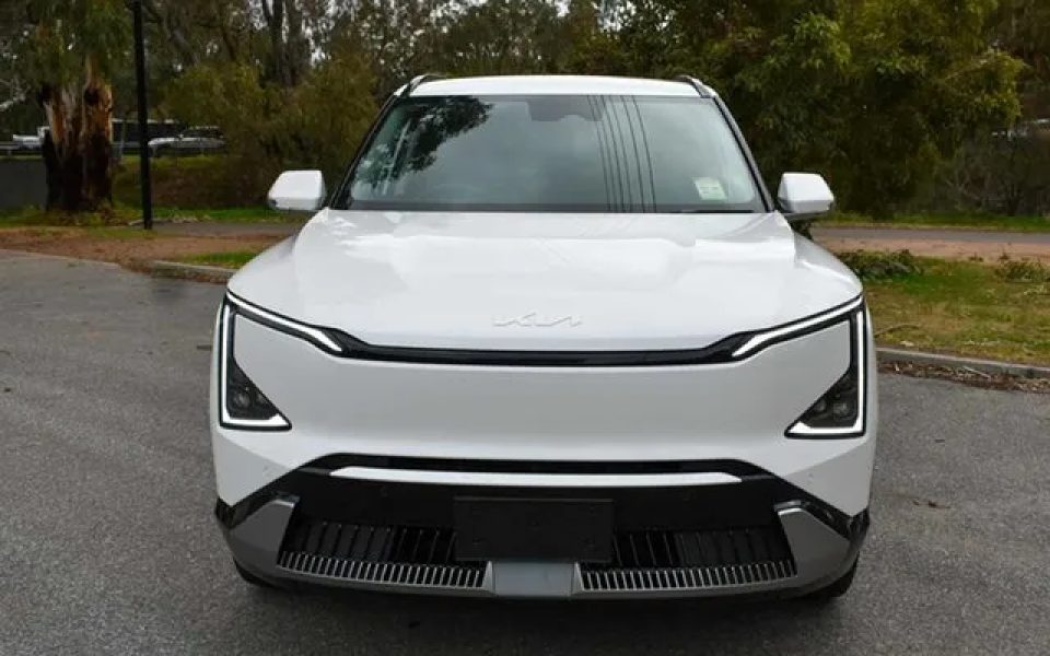 2025 Kia EV5 OVc MY26 Air Standard Range Clear White 1 Speed Reduction Gear Wagon