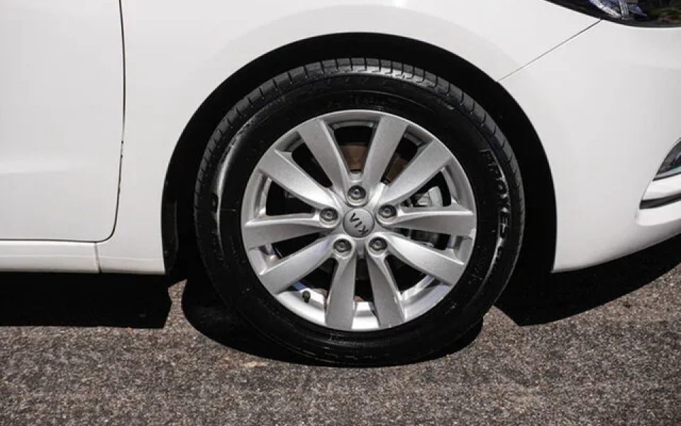2015 Kia Cerato YD MY15 S Premium Clear White 6 Speed Sports Automatic Sedan