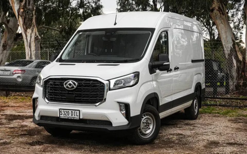 2025 LDV Deliver 9 MY24 MWB Mid Roof Blanc White 8 Speed Automatic Van