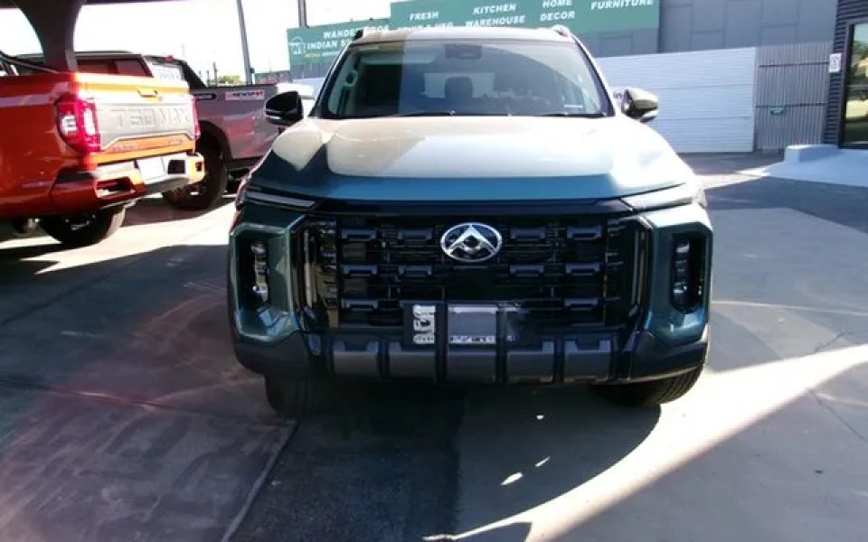 2025 LDV D90 SV9A MY25 Executive Spruce Green 8 Speed Sports Automatic Wagon