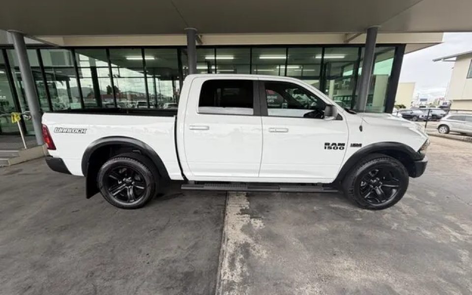 2022 Ram 1500 DS MY22 Warlock II Crew Cab SWB RamBox Bright White 8 Speed Automatic Utility