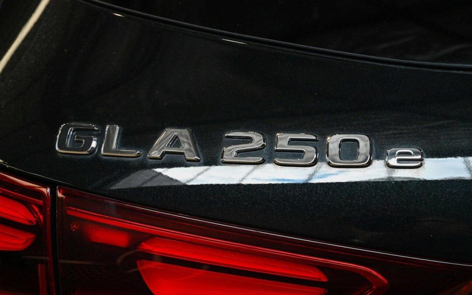 2025 Mercedes-Benz GLA-Class GLA250 e with EQ hybrid technology Auto