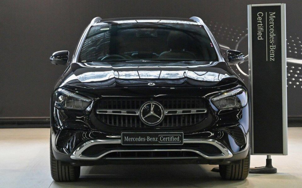 2025 Mercedes-Benz GLA-Class GLA250 e with EQ hybrid technology Auto