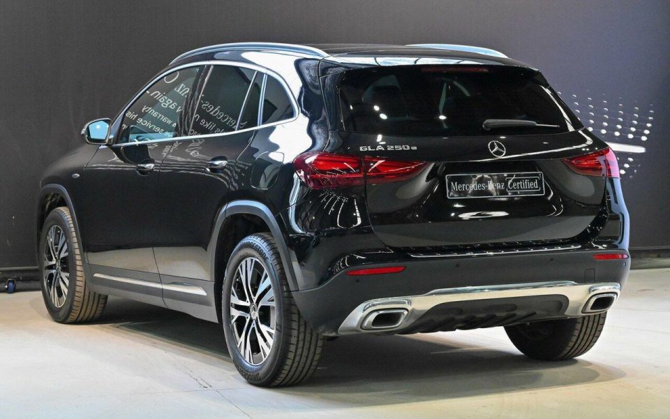 2025 Mercedes-Benz GLA-Class GLA250 e with EQ hybrid technology Auto