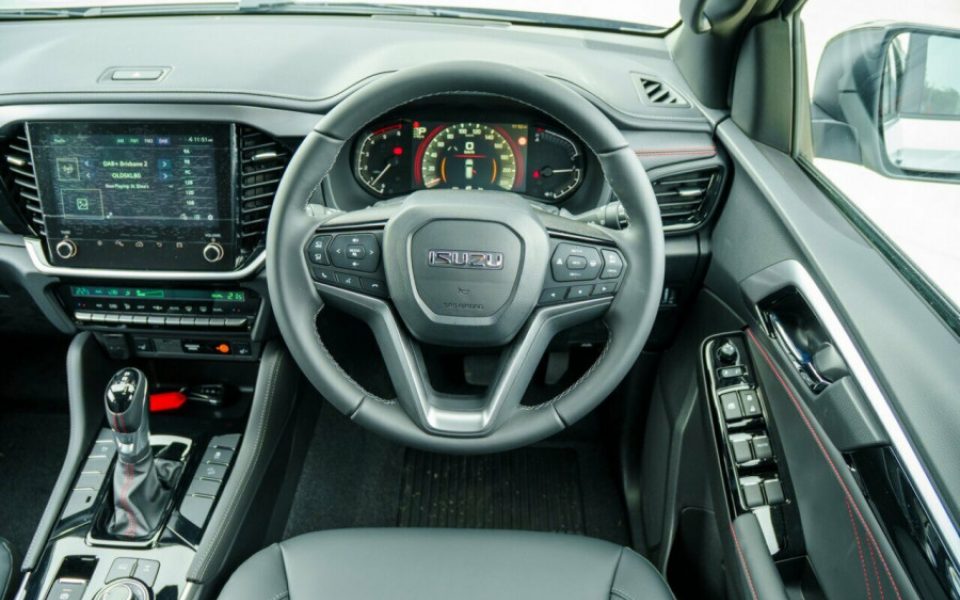 2026 Isuzu MU-X X-TERRAIN 4X4 Dual Range