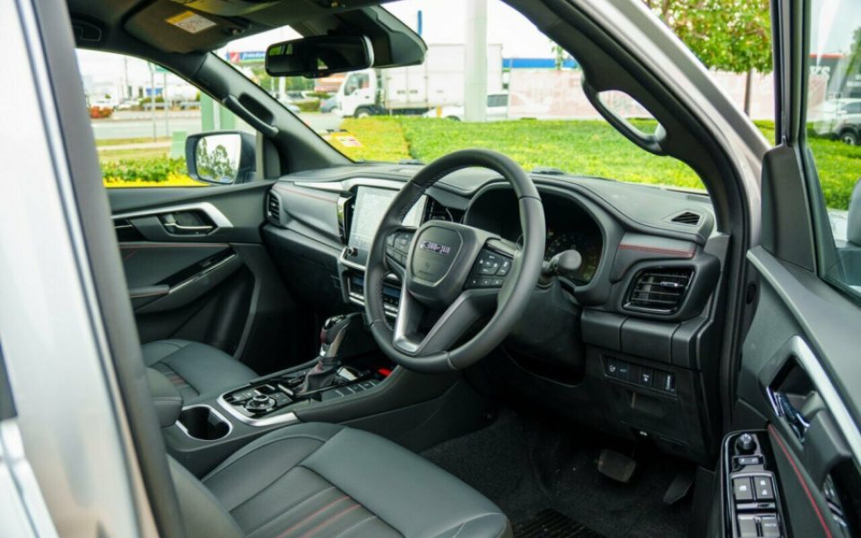 2026 Isuzu MU-X X-TERRAIN 4X4 Dual Range