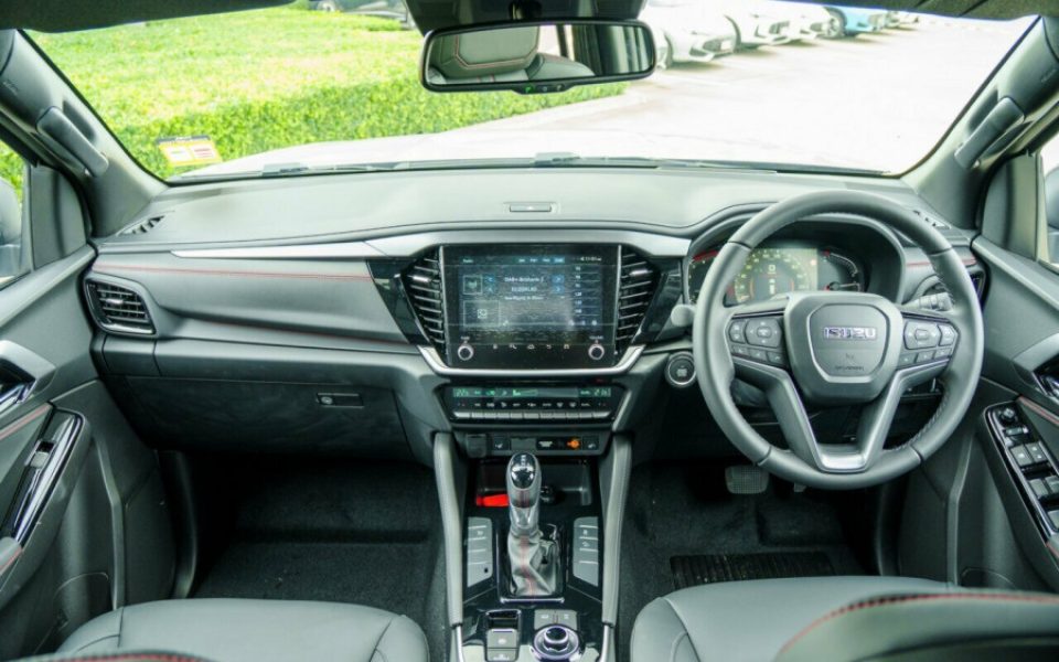 2026 Isuzu MU-X X-TERRAIN 4X4 Dual Range