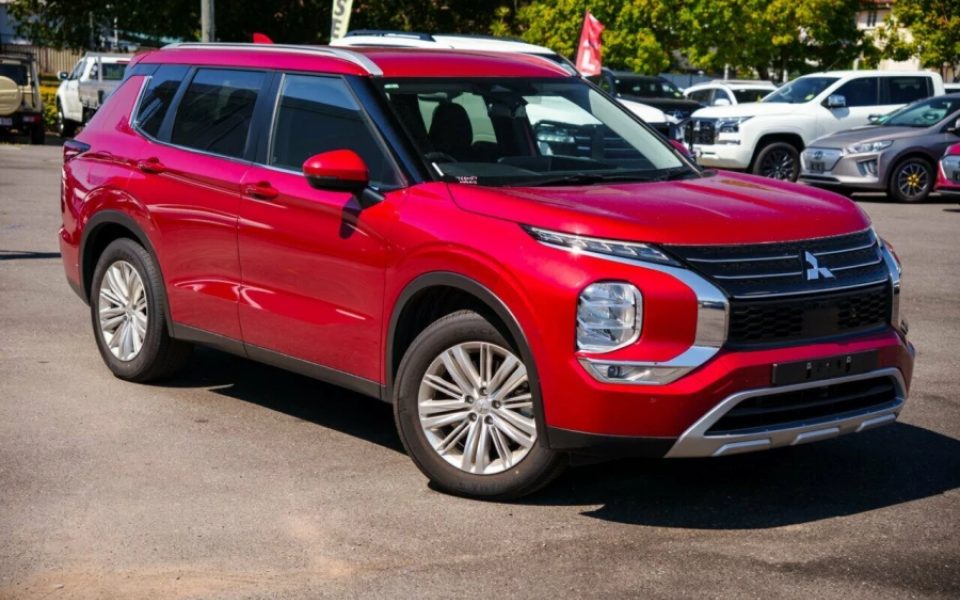 2024 Mitsubishi Outlander LS FWD